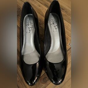 Life Stride Pumps